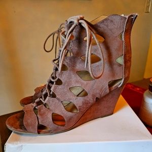 Report Gladiator Sandles Size 9.5 Rose